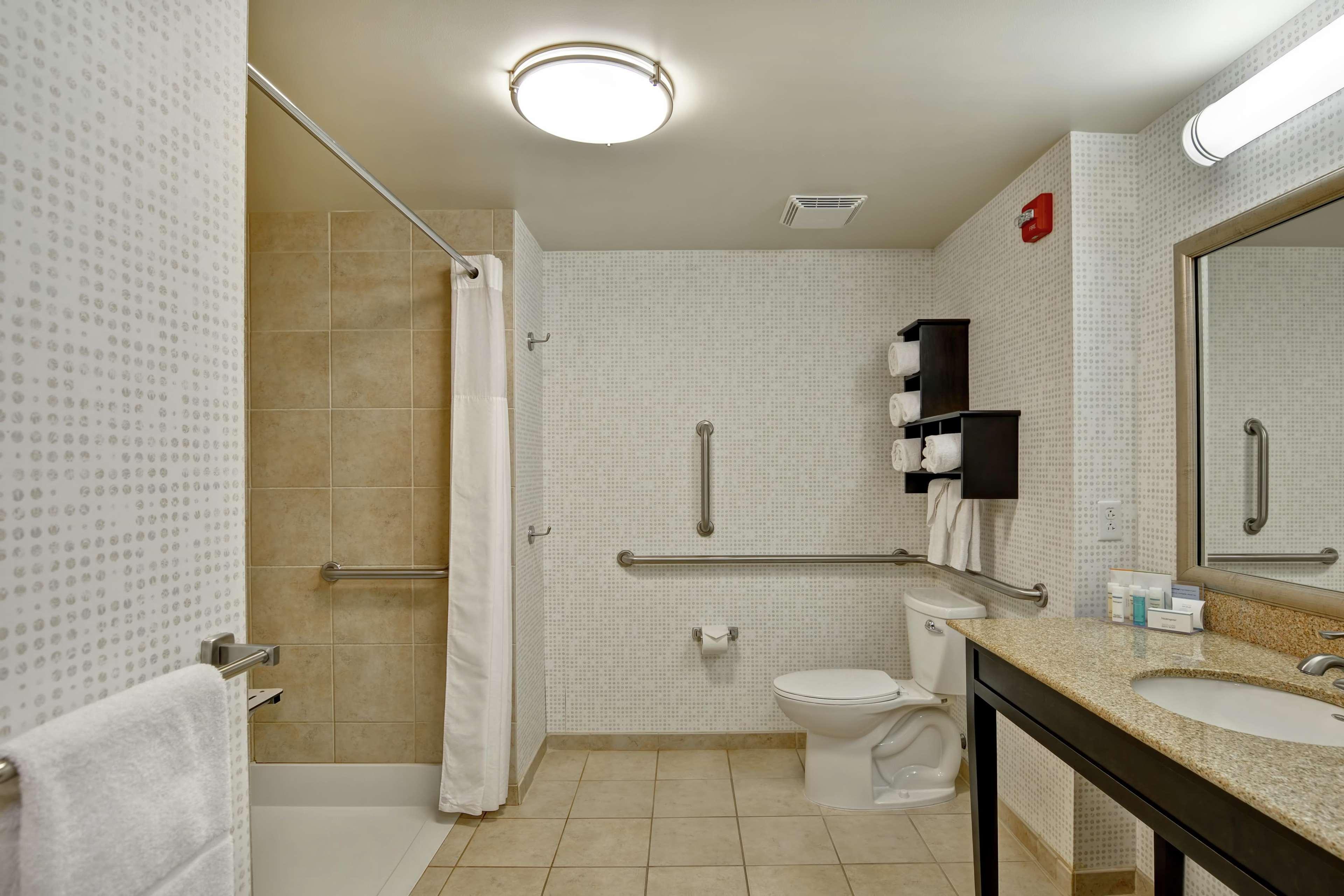 Hotel Hampton 3*