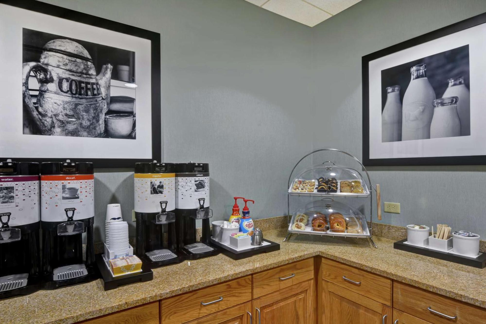 Hotel Hampton 3*